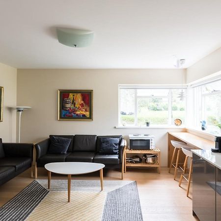 Guesthouse Akureyri - Apartments Near Down Town Exteriör bild