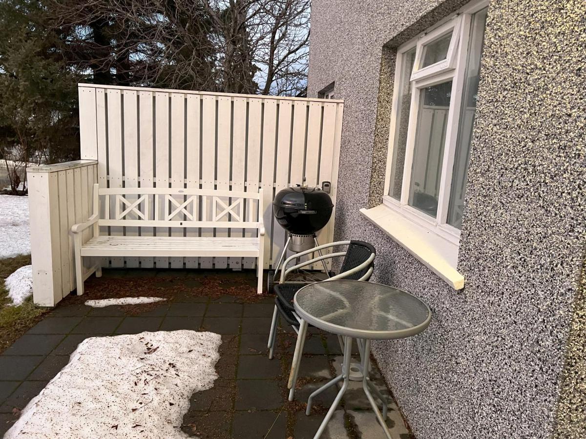 Guesthouse Akureyri - Apartments Near Down Town Exteriör bild