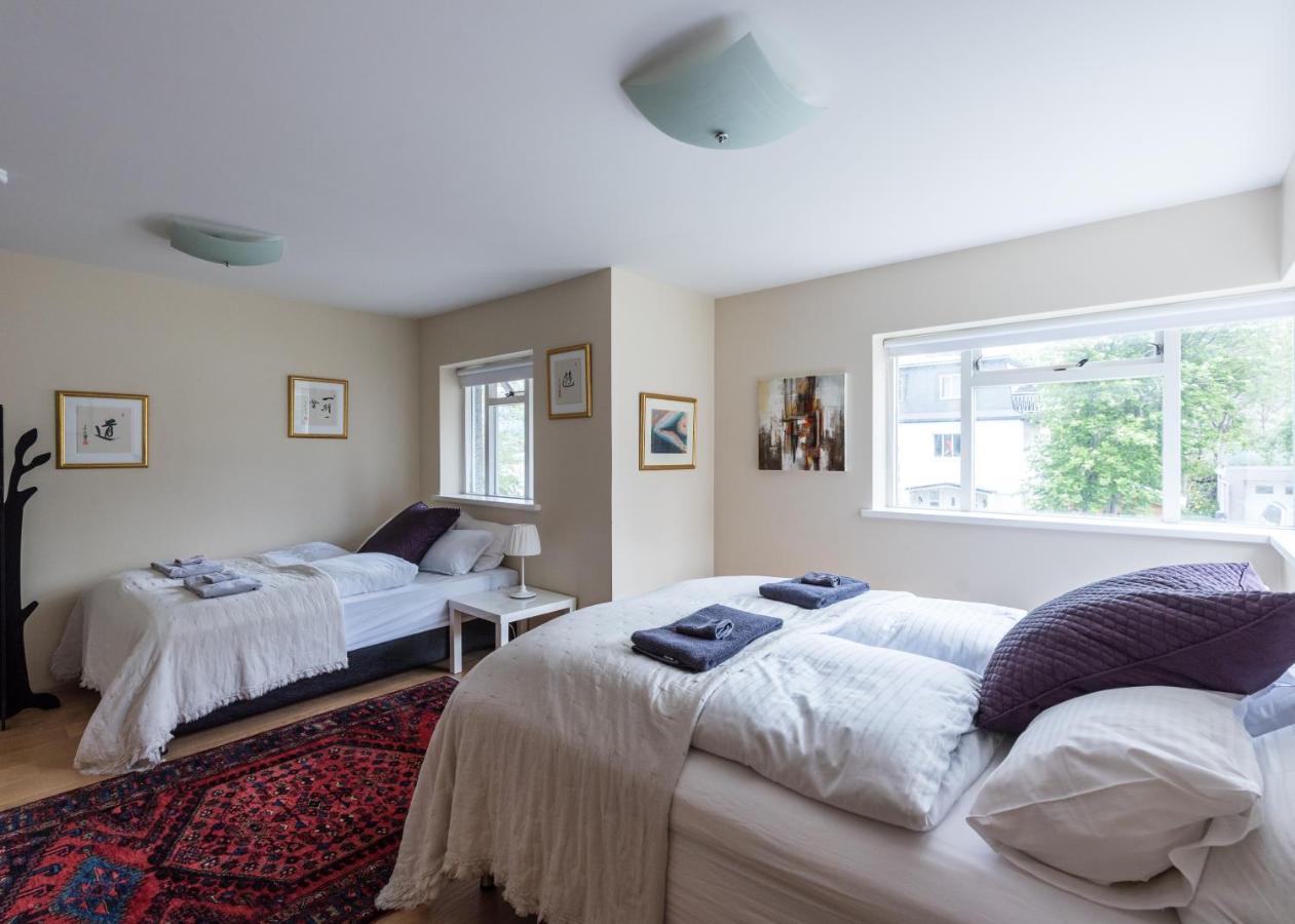 Guesthouse Akureyri - Apartments Near Down Town Exteriör bild